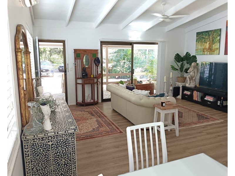 15 Deanbilla Street, Coochiemudlo Island QLD 4184