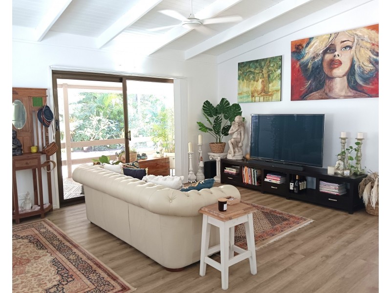 15 Deanbilla Street, Coochiemudlo Island QLD 4184