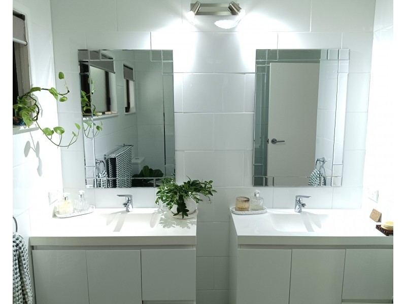 15 Deanbilla Street, Coochiemudlo Island QLD 4184