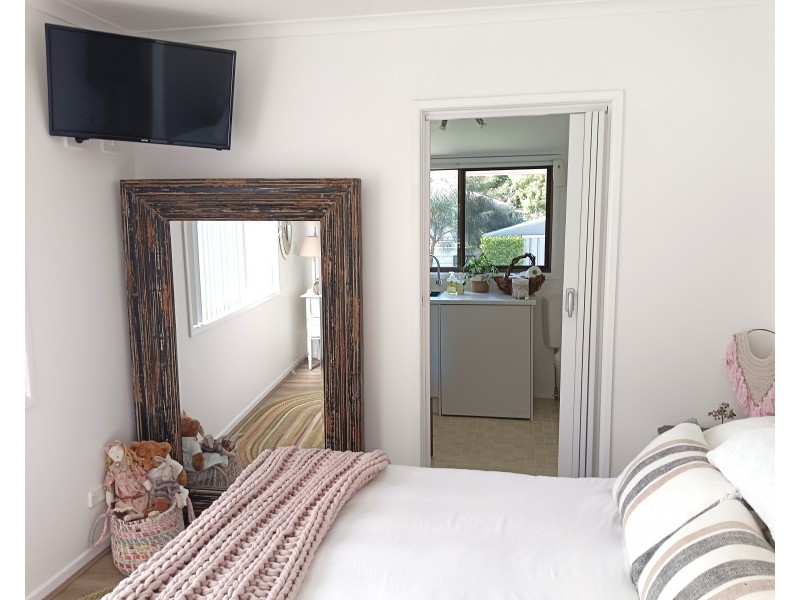 15 Deanbilla Street, Coochiemudlo Island QLD 4184