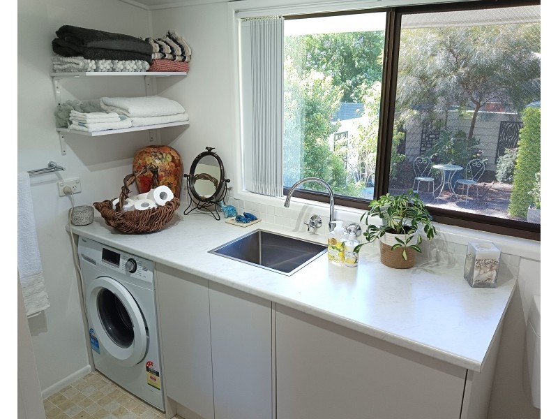 15 Deanbilla Street, Coochiemudlo Island QLD 4184