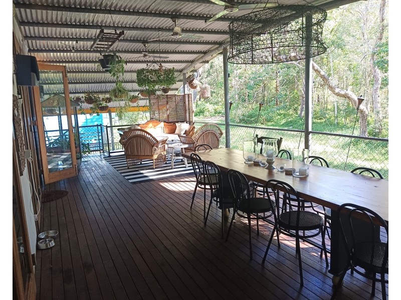 11 James Street, Coochiemudlo Island QLD 4184