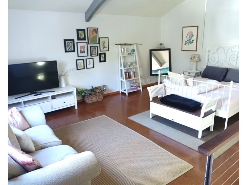 11 James Street, Coochiemudlo Island QLD 4184