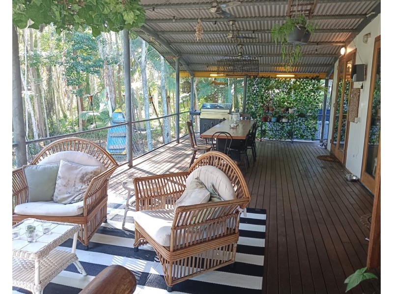 11 James Street, Coochiemudlo Island QLD 4184