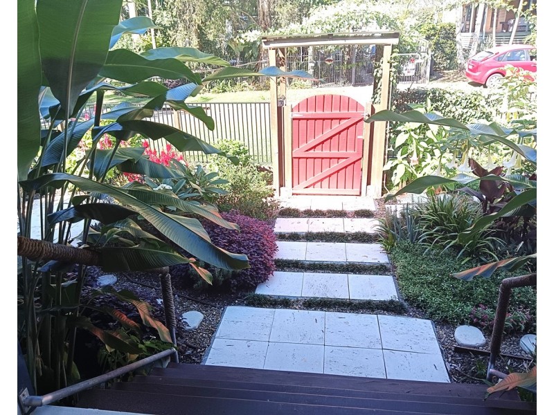 11 James Street, Coochiemudlo Island QLD 4184