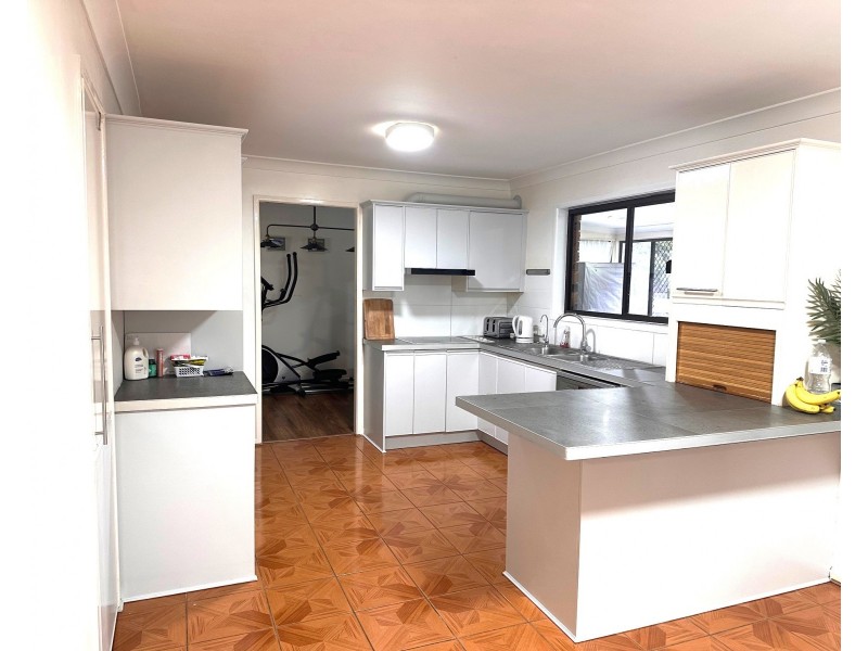 333 Bloomfield Street, Cleveland QLD 4163