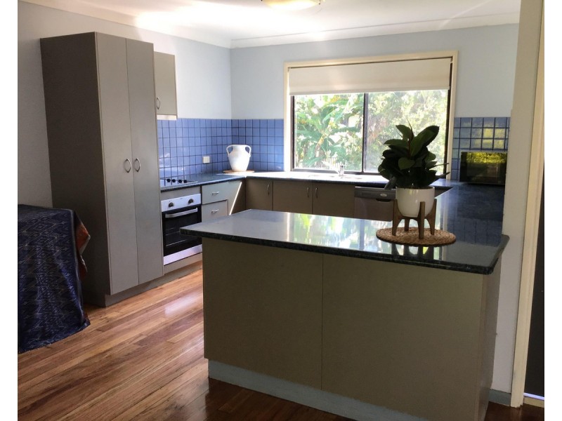 10 Mareela Street, Coochiemudlo Island QLD 4184