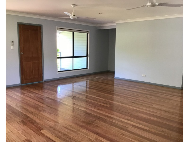 10 Mareela Street, Coochiemudlo Island QLD 4184