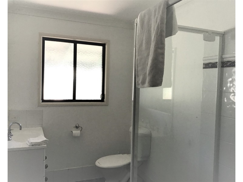 10 Mareela Street, Coochiemudlo Island QLD 4184