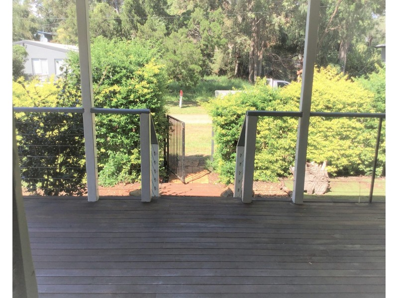 10 Mareela Street, Coochiemudlo Island QLD 4184