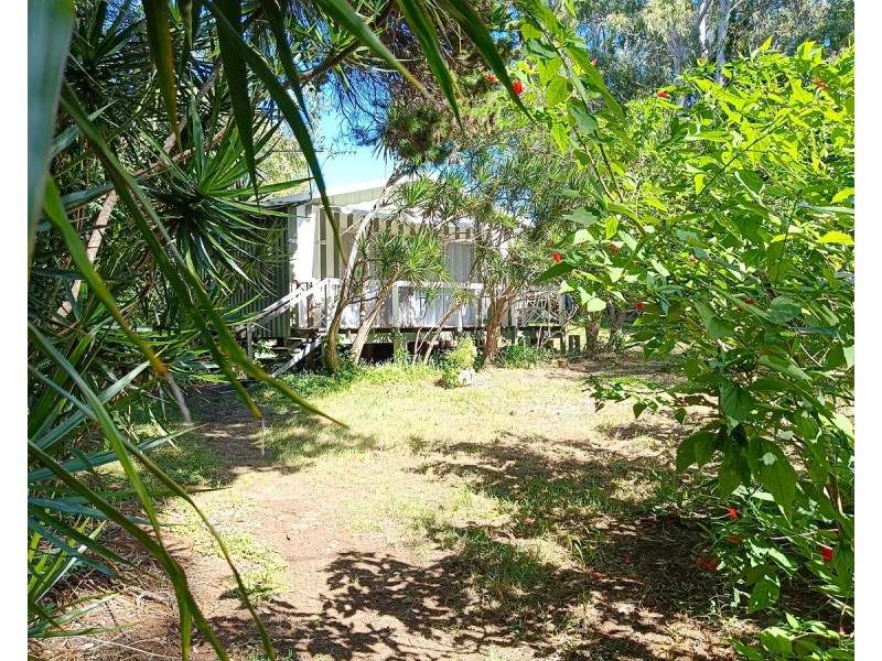 22-24 Mooroondu Street, Coochiemudlo Island QLD 4184