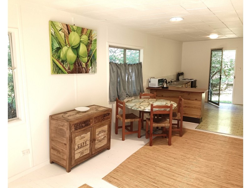 22-24 Mooroondu Street, Coochiemudlo Island QLD 4184