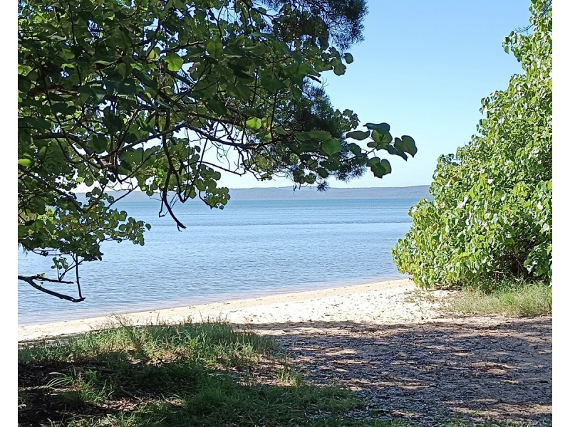 22-24 Mooroondu Street, Coochiemudlo Island QLD 4184