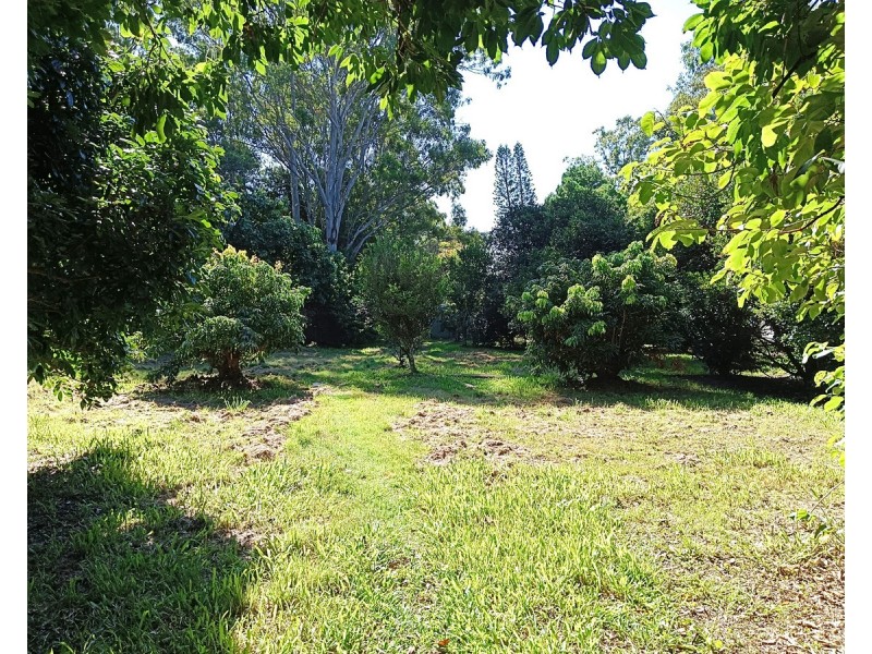 22-24 Mooroondu Street, Coochiemudlo Island QLD 4184