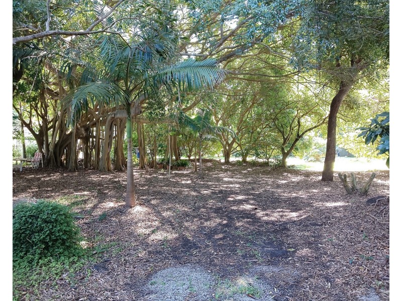 22-24 Mooroondu Street, Coochiemudlo Island QLD 4184