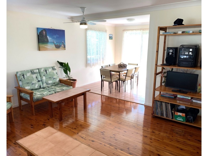 12 Mareela Street, Coochiemudlo Island QLD 4184