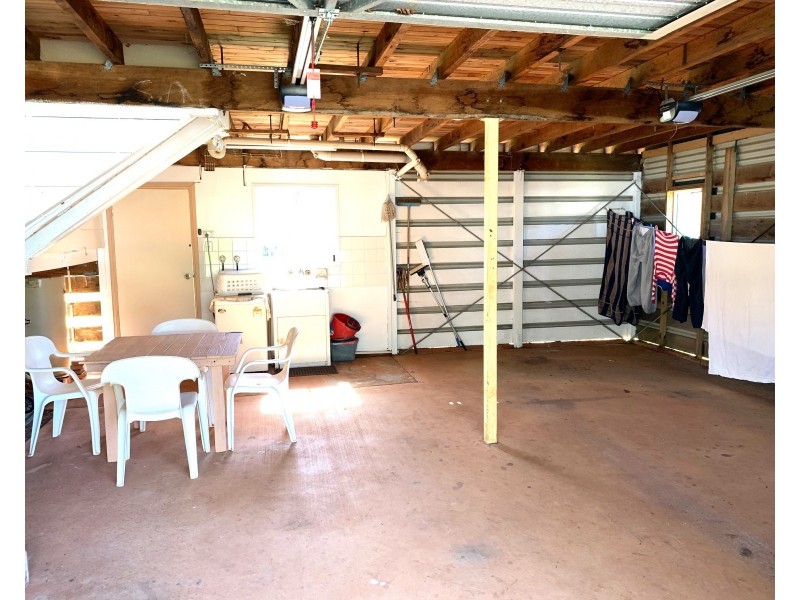 12 Mareela Street, Coochiemudlo Island QLD 4184