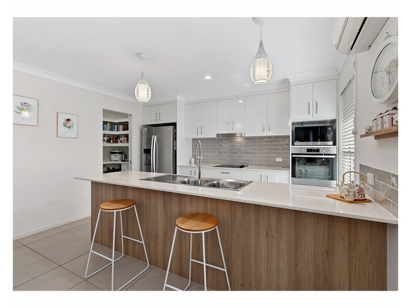 32 Amalia Street, Birkdale QLD 4159