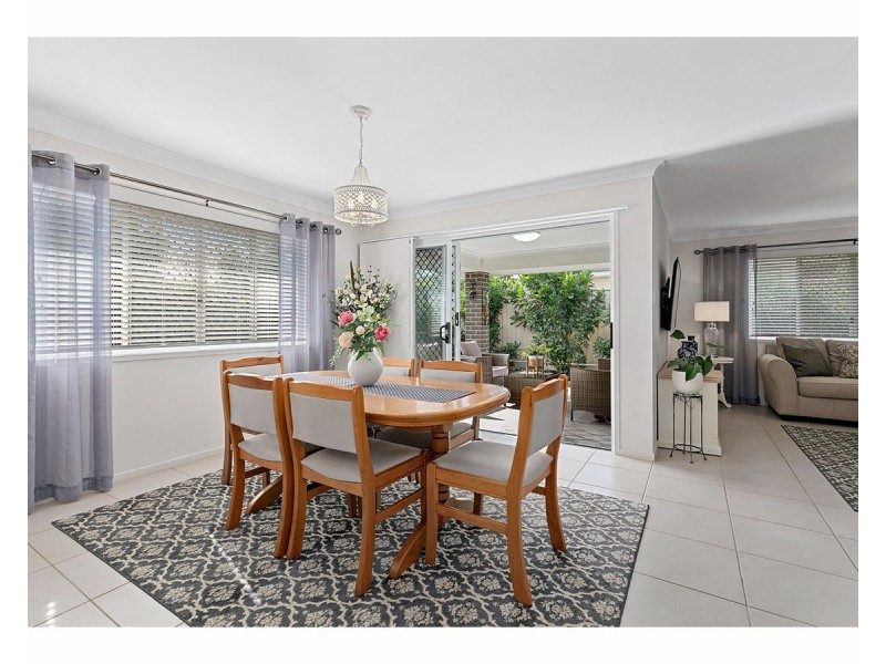 32 Amalia Street, Birkdale QLD 4159