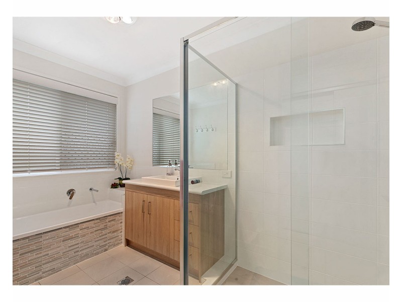 32 Amalia Street, Birkdale QLD 4159