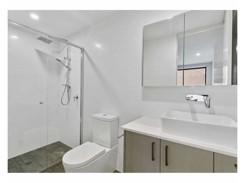 1/19 Howard Street, Morningside QLD 4170