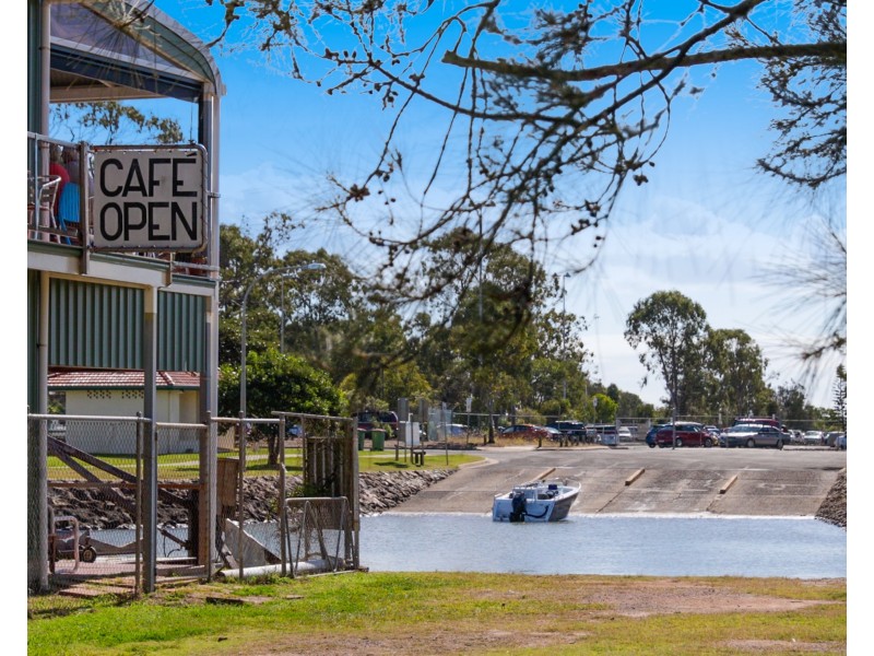 12 Dart Street, Redland Bay QLD 4165