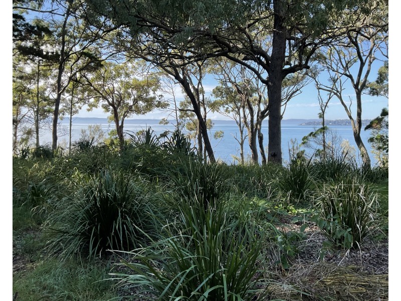 84 Victoria Parade, Coochiemudlo Island QLD 4184