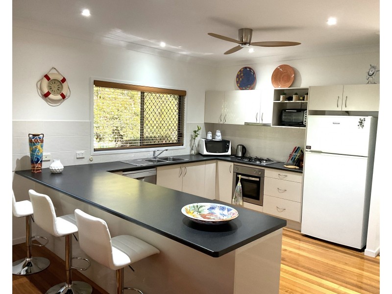 84 Victoria Parade, Coochiemudlo Island QLD 4184