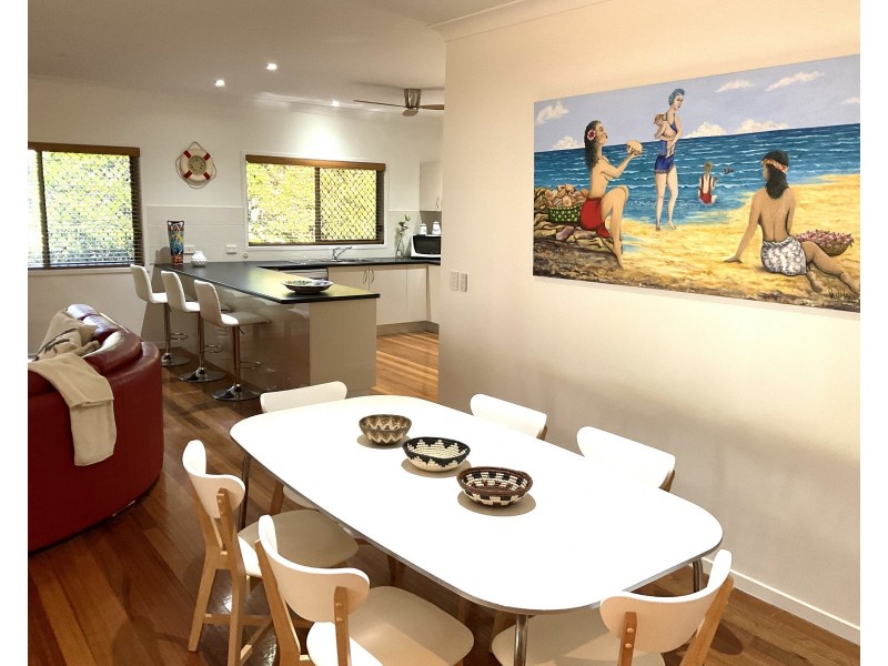 84 Victoria Parade, Coochiemudlo Island QLD 4184