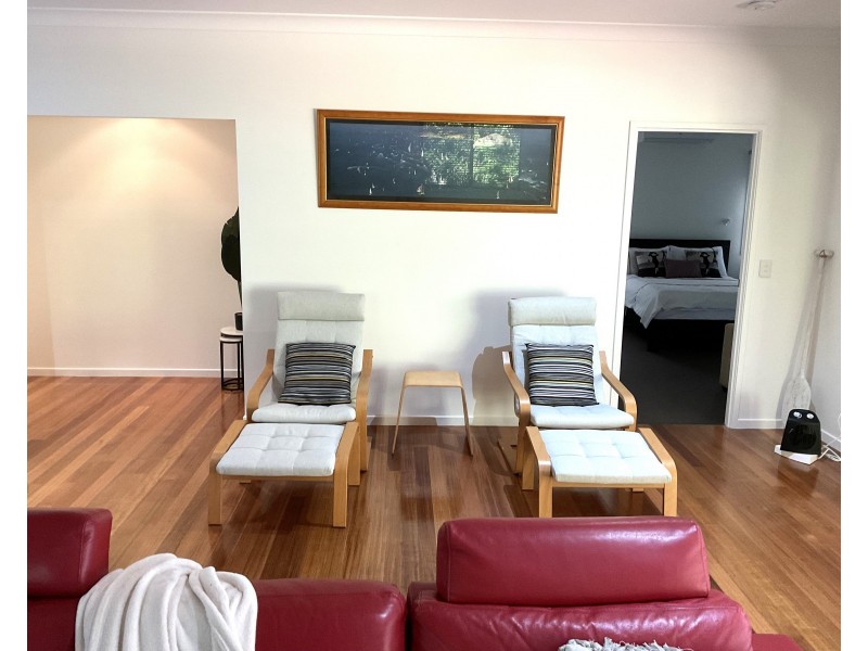 84 Victoria Parade, Coochiemudlo Island QLD 4184