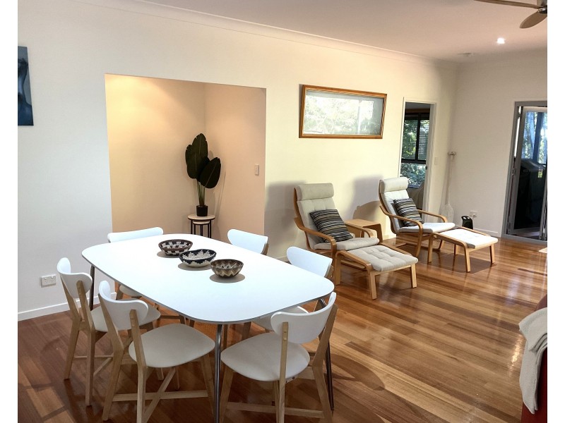 84 Victoria Parade, Coochiemudlo Island QLD 4184