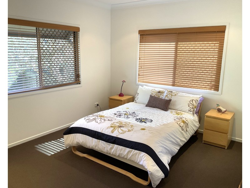 84 Victoria Parade, Coochiemudlo Island QLD 4184