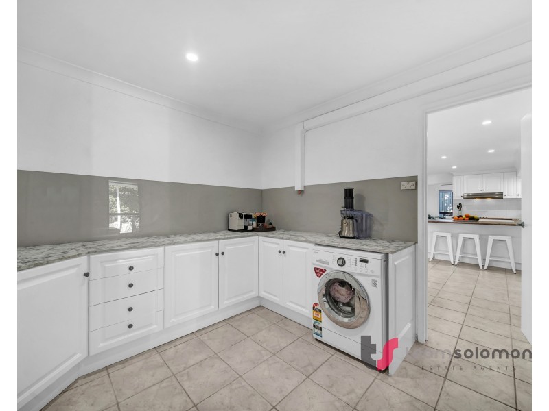 37 Russell Street, Cleveland QLD 4163