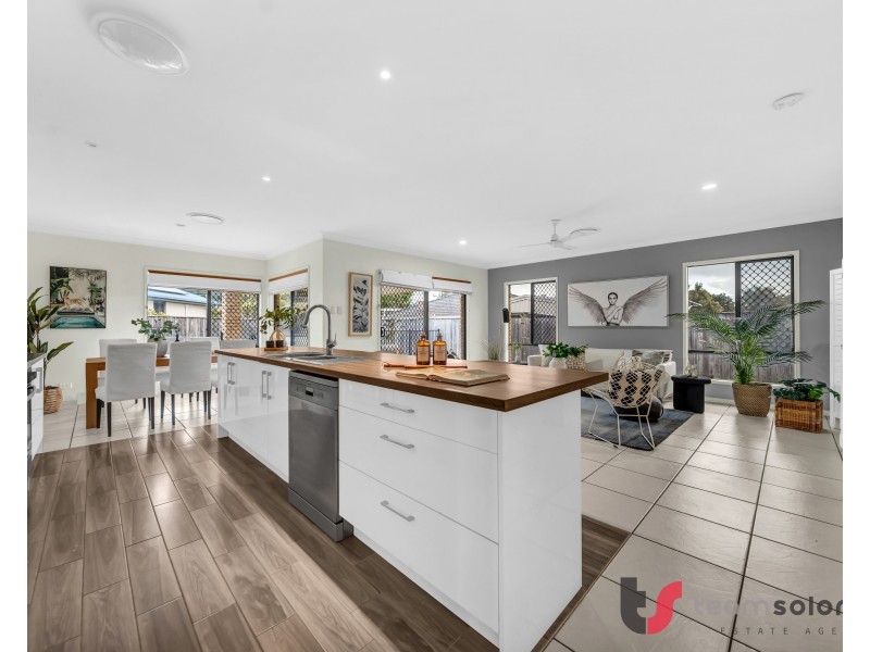 17 Horizon Place, Redland Bay QLD 4165