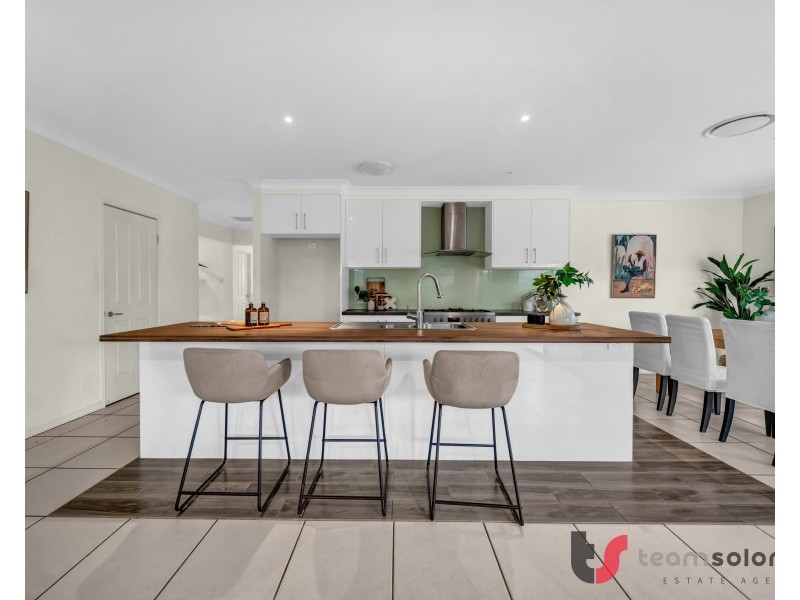 17 Horizon Place, Redland Bay QLD 4165