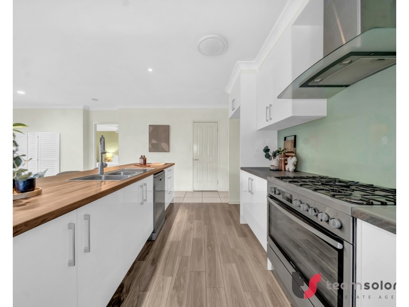 17 Horizon Place, Redland Bay QLD 4165