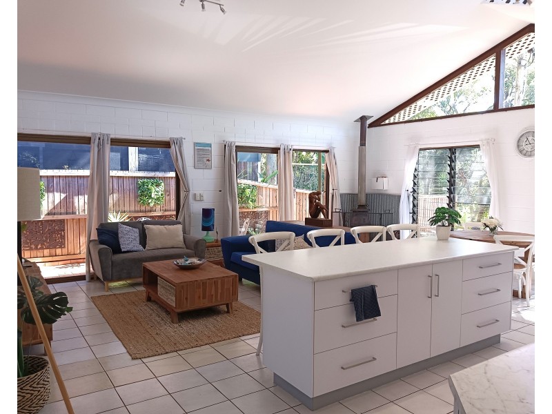 3 Mareela Street, Coochiemudlo Island QLD 4184