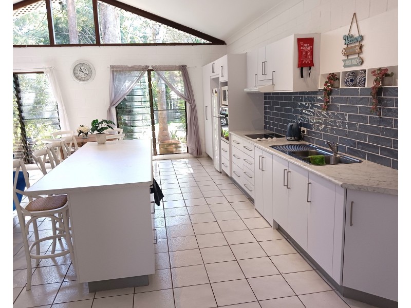 3 Mareela Street, Coochiemudlo Island QLD 4184