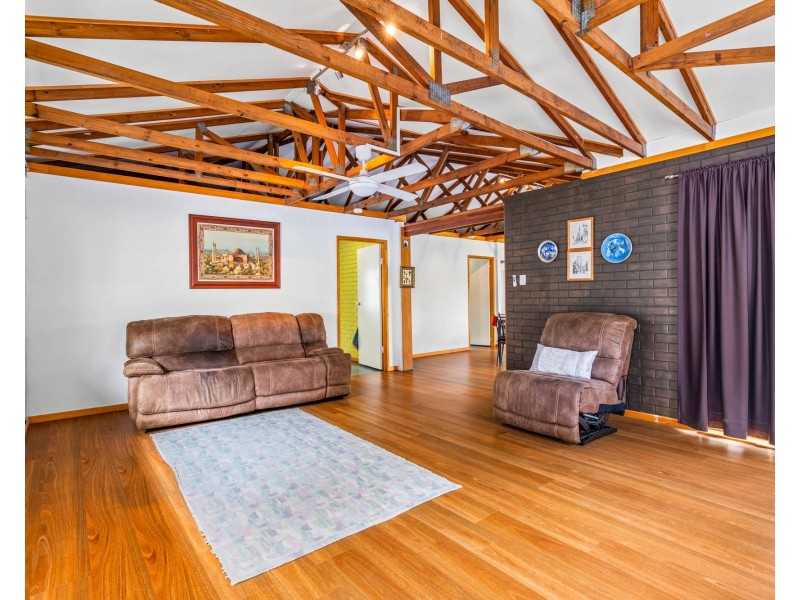 68 Beelong Street, Macleay Island QLD 4184