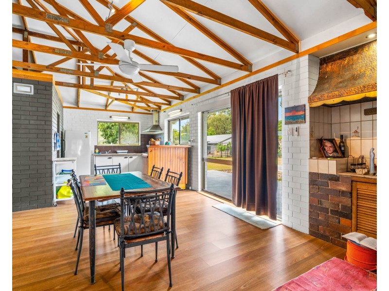 68 Beelong Street, Macleay Island QLD 4184