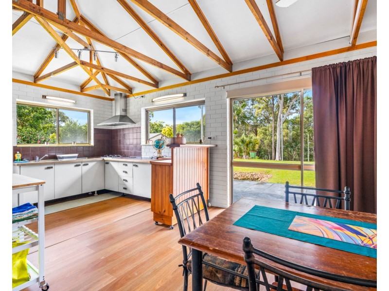 68 Beelong Street, Macleay Island QLD 4184