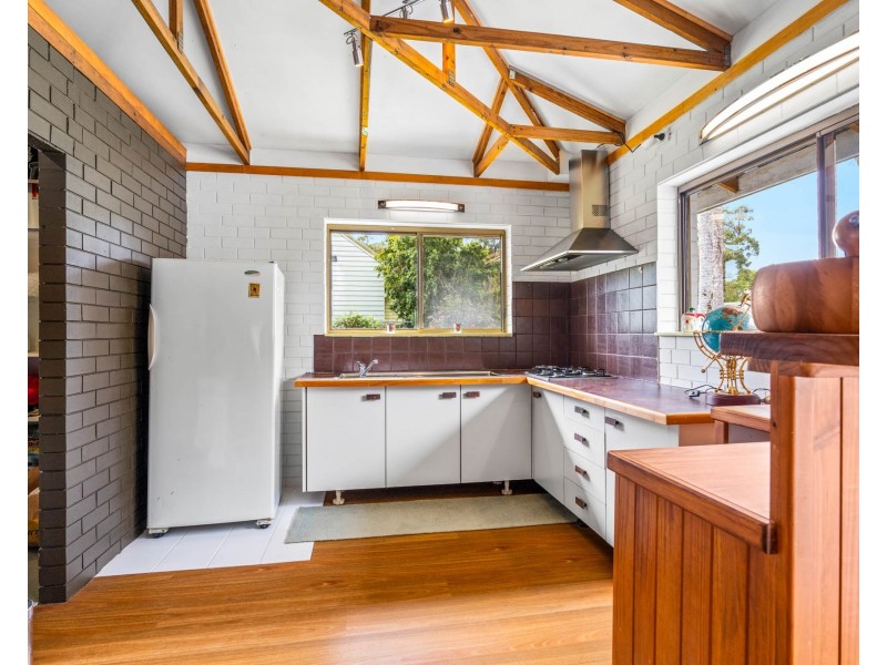 68 Beelong Street, Macleay Island QLD 4184