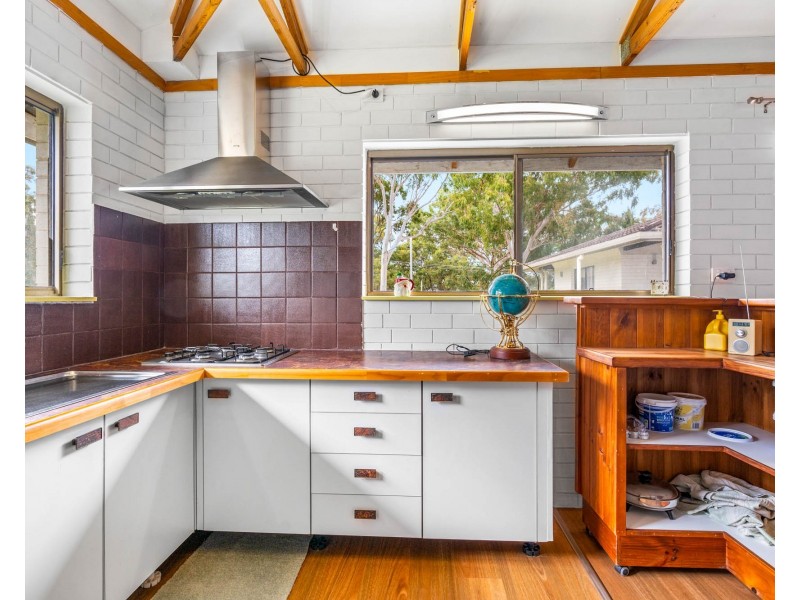 68 Beelong Street, Macleay Island QLD 4184