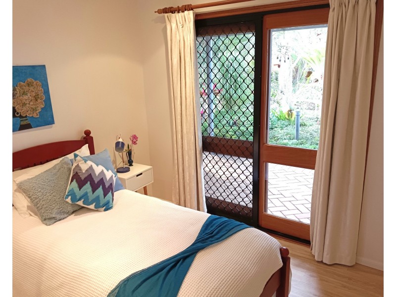21 Shirley Street, Coochiemudlo Island QLD 4184