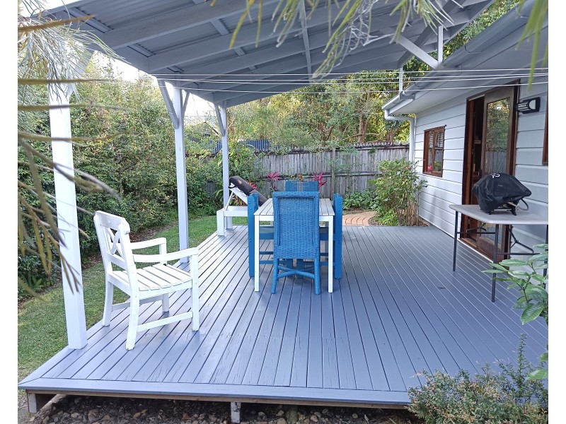 21 Shirley Street, Coochiemudlo Island QLD 4184