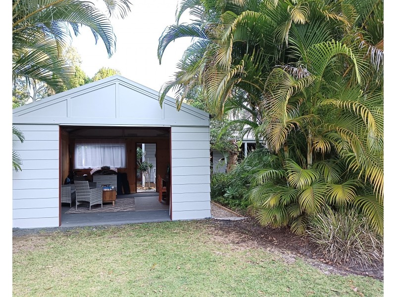 21 Shirley Street, Coochiemudlo Island QLD 4184