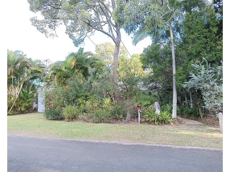 21 Shirley Street, Coochiemudlo Island QLD 4184