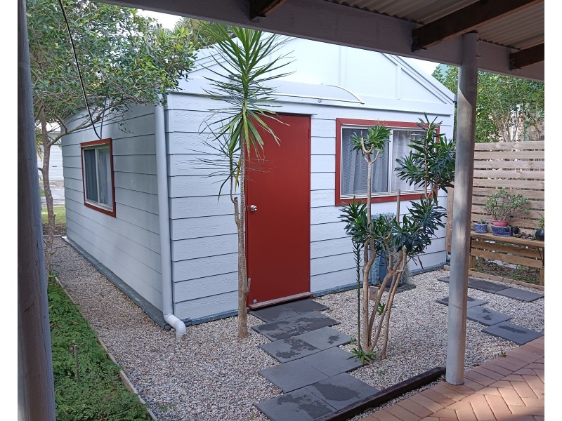 21 Shirley Street, Coochiemudlo Island QLD 4184