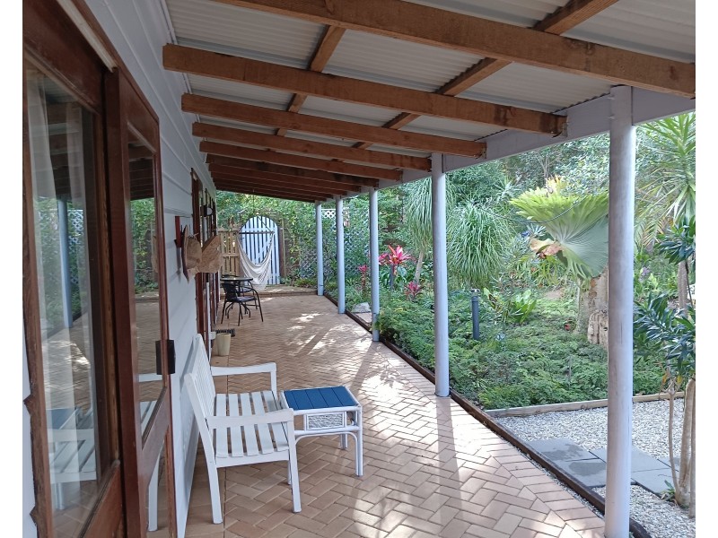 21 Shirley Street, Coochiemudlo Island QLD 4184