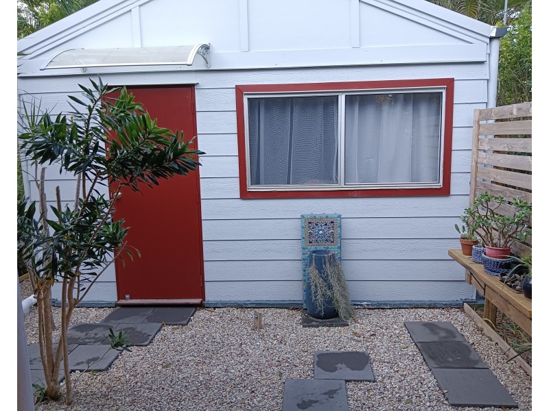 21 Shirley Street, Coochiemudlo Island QLD 4184